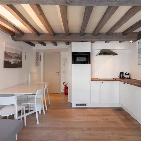 Apartment Tempel Triplex & Duplex At Historic Heart Of