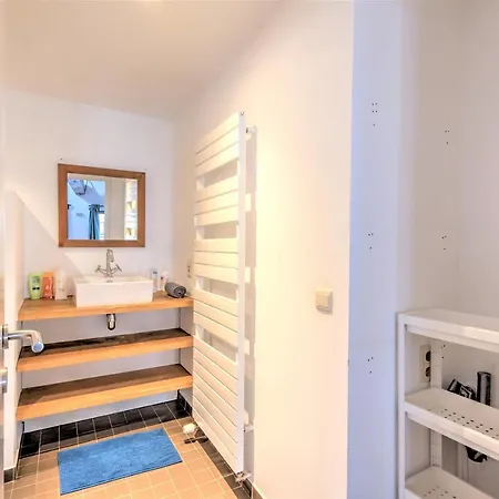 Tempel Triplex & Duplex At Historic Heart Of *